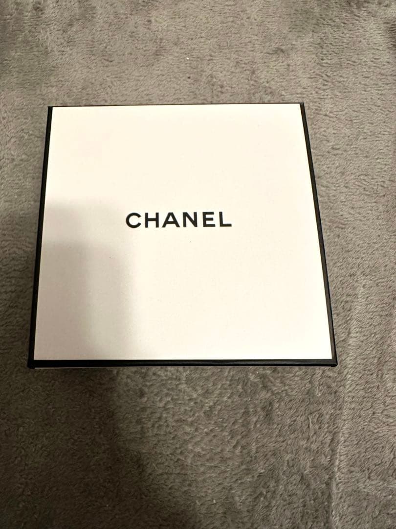 新品未開封CHANEL N°５Ｌ'EAUハンドクリーム50ml