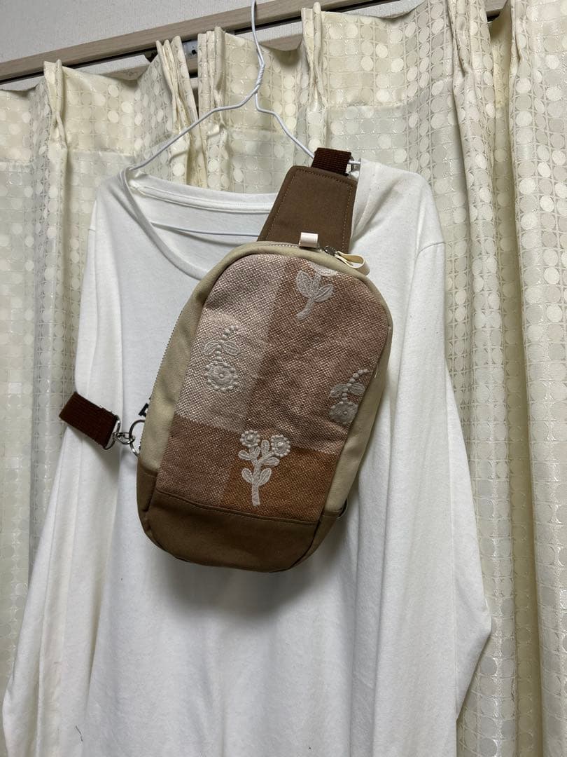 ミナペルホネン　BOXタイプボディバッグ ボヌールmixベージュ ハンドメイド