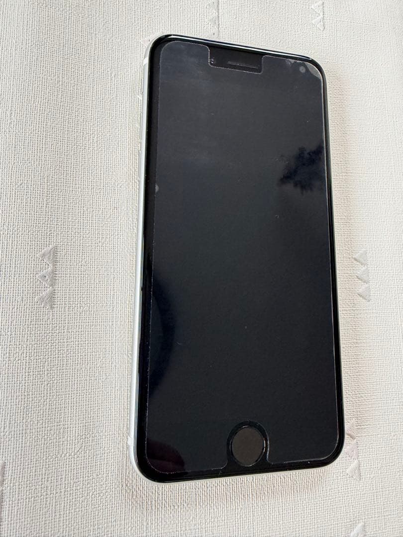 スマートフォン本体 iPhone8E 64GB