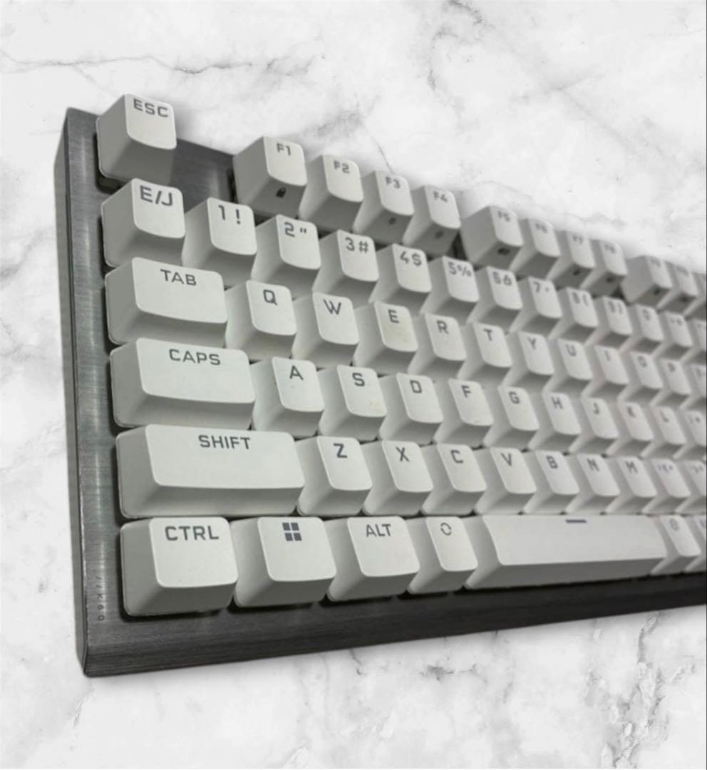 新品　CORSAIR K60 PRO TKL RGB ゲーミング
