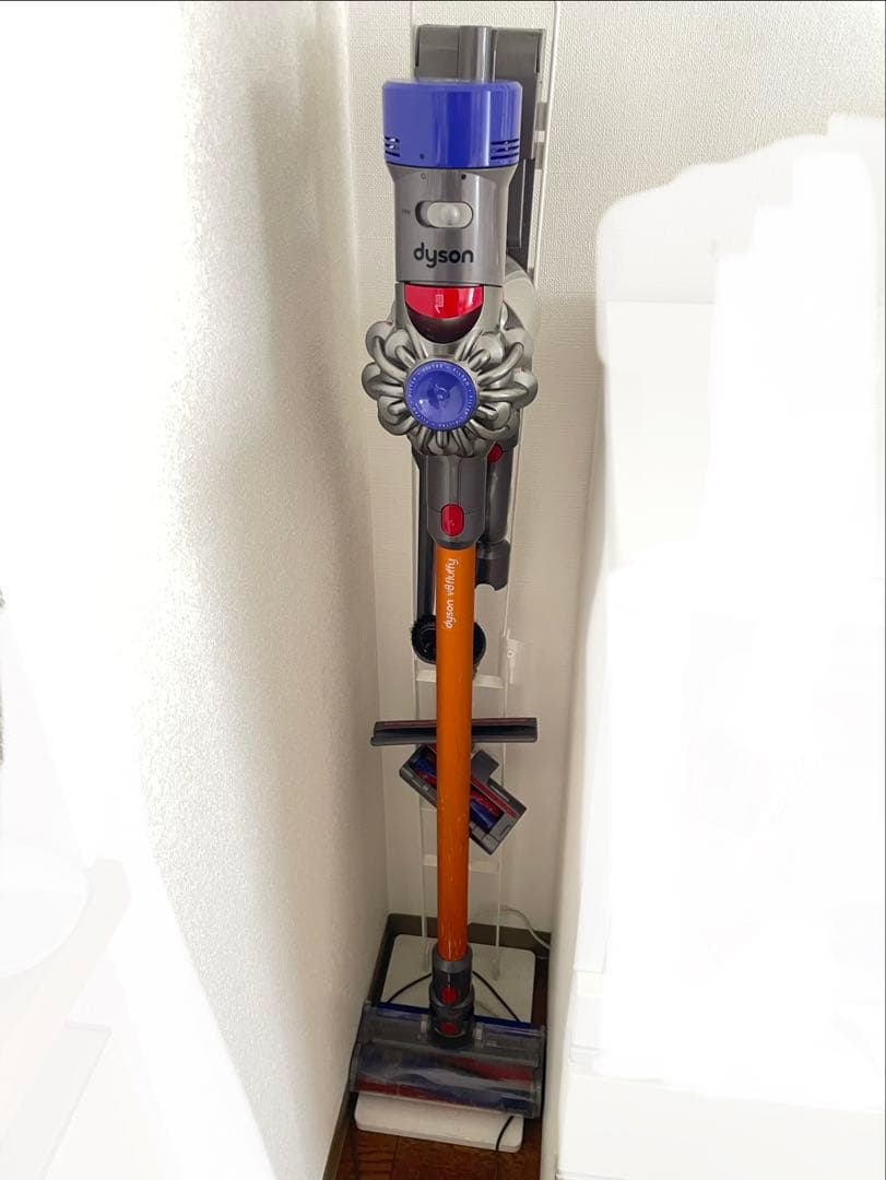 ダイソン　Dyson v8 fluffy
