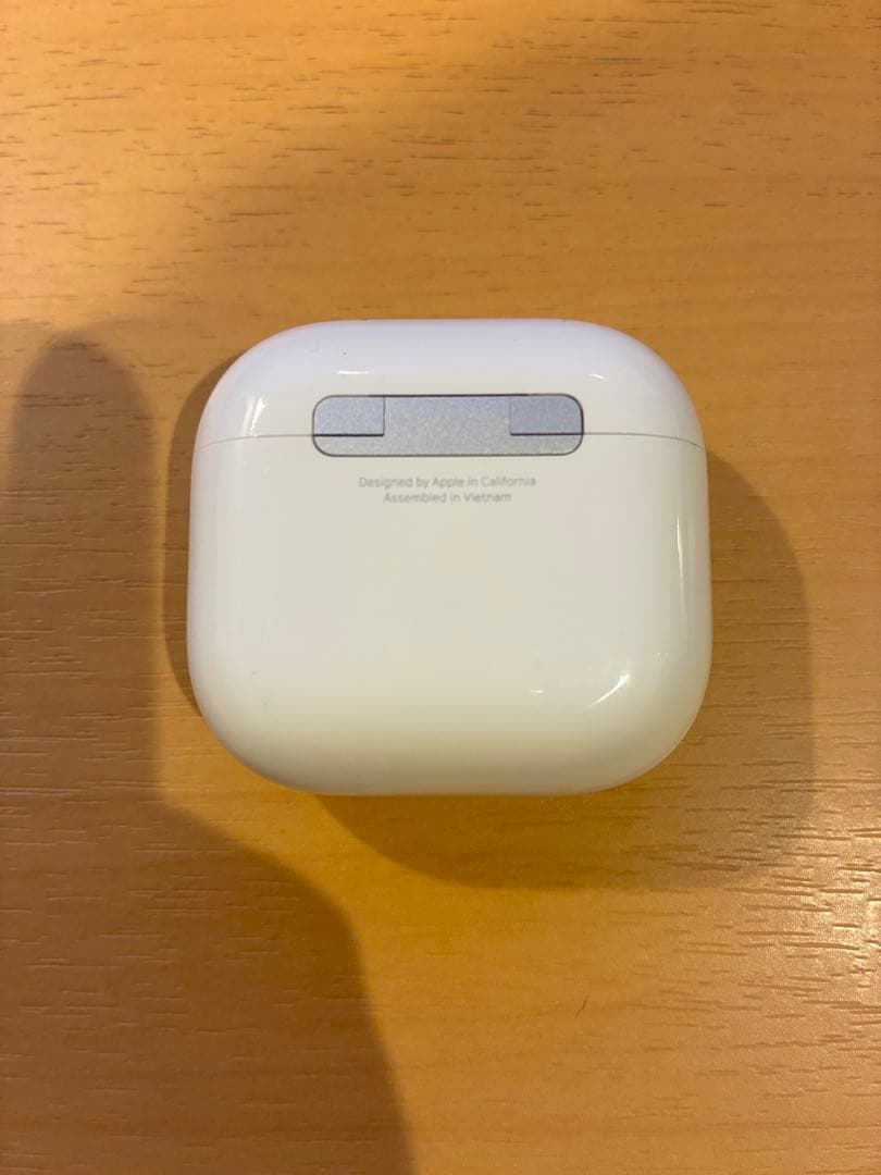 AirPods 4本体 アクティブノイズキャンセル機能　充電ケース付き ホワイト