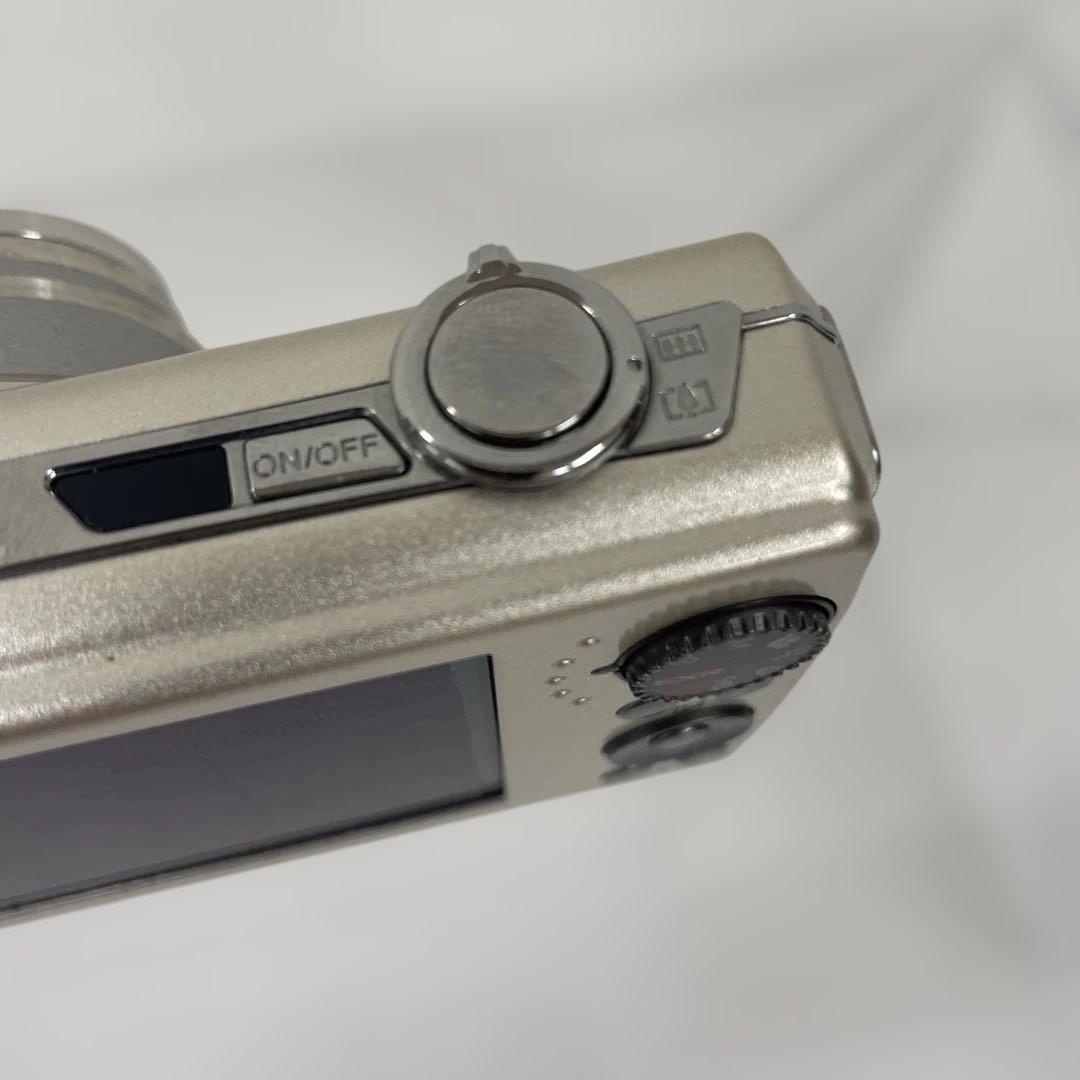 【美品】フジフィルム　FUJIFILM FinePix F200EXR ゴールド
