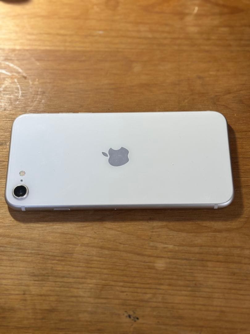 Apple iPhone SE 第二世代　ホワイト