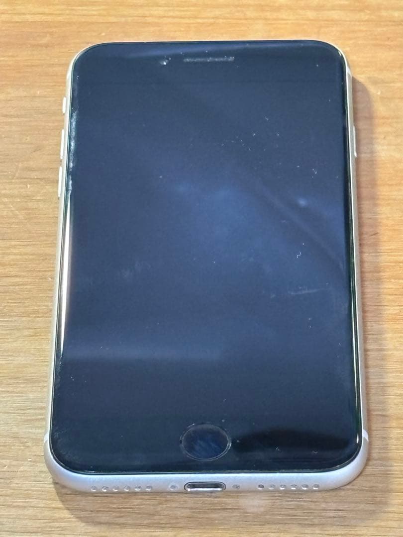 Apple iPhone SE 第二世代　ホワイト