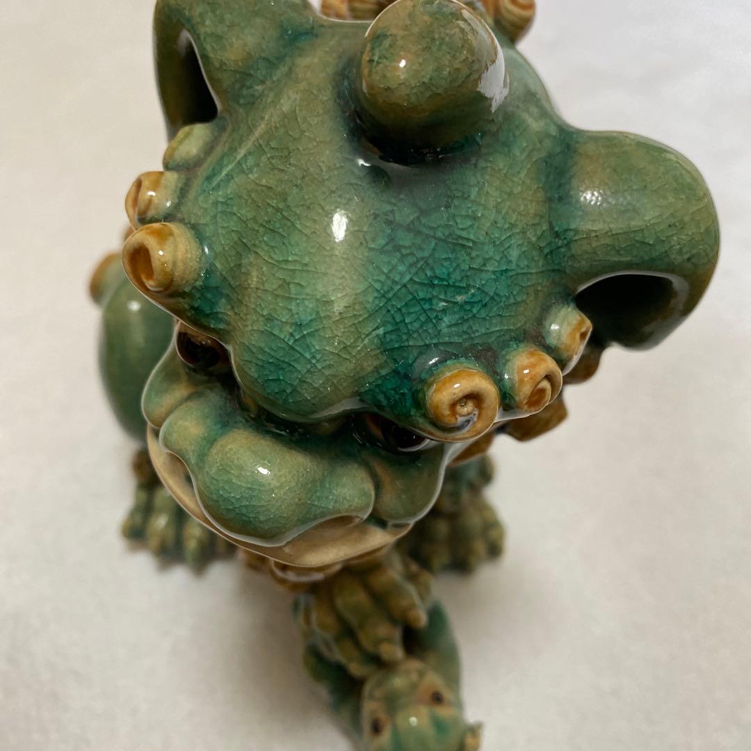 陶器製獅子像ペア 緑色と茶色