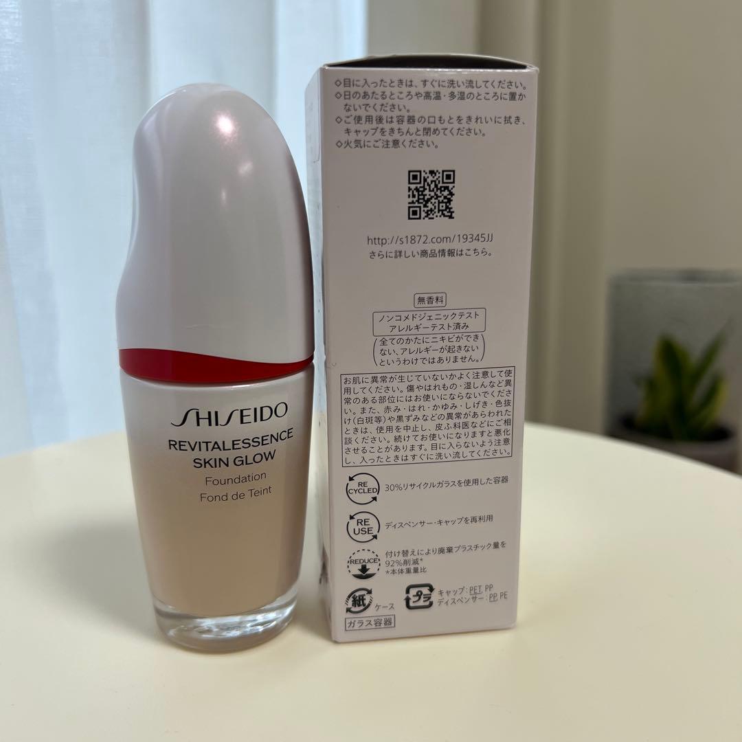 ファンデーション SHISEIDO REVITALESSENCE SKIN GLOW 140