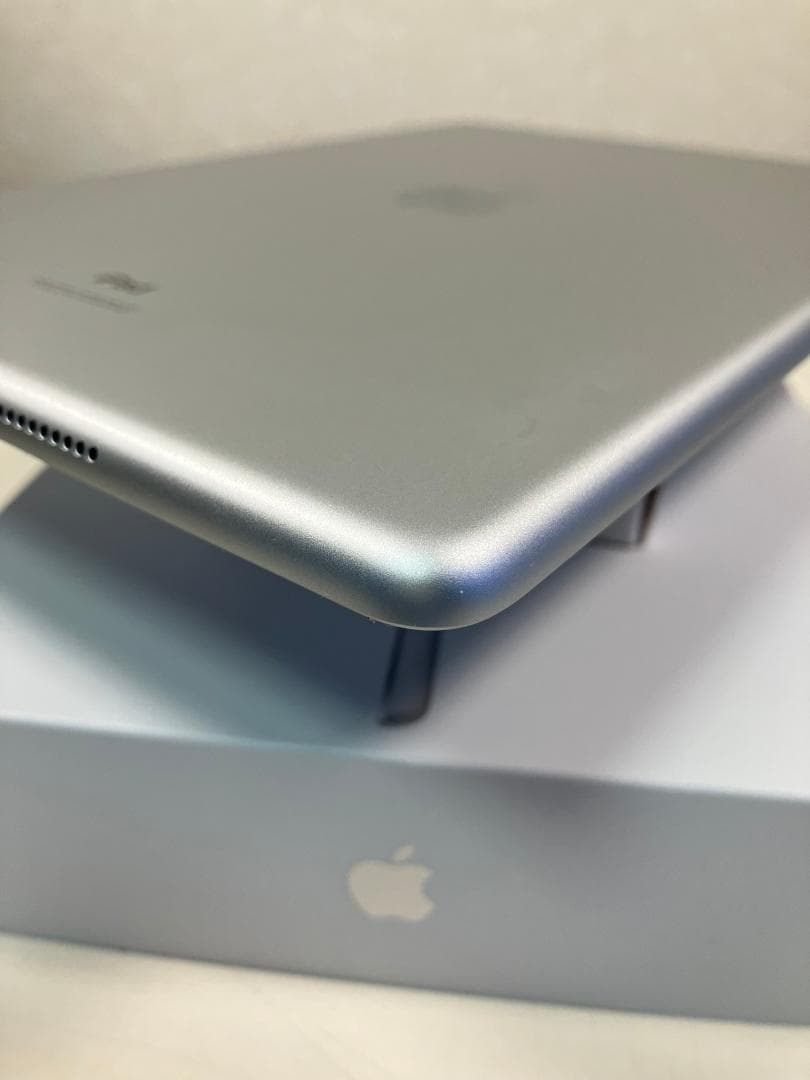 iPad 第9世代　64GB シルバー　Wi-Fi　4点付属品付（一部欠品）