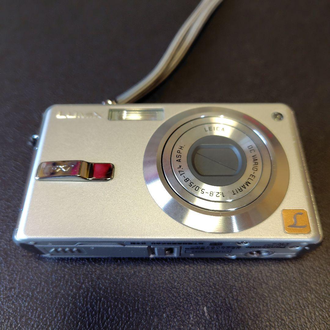 Panasonic デジタルカメラLumix DMC-FX7 シルバー