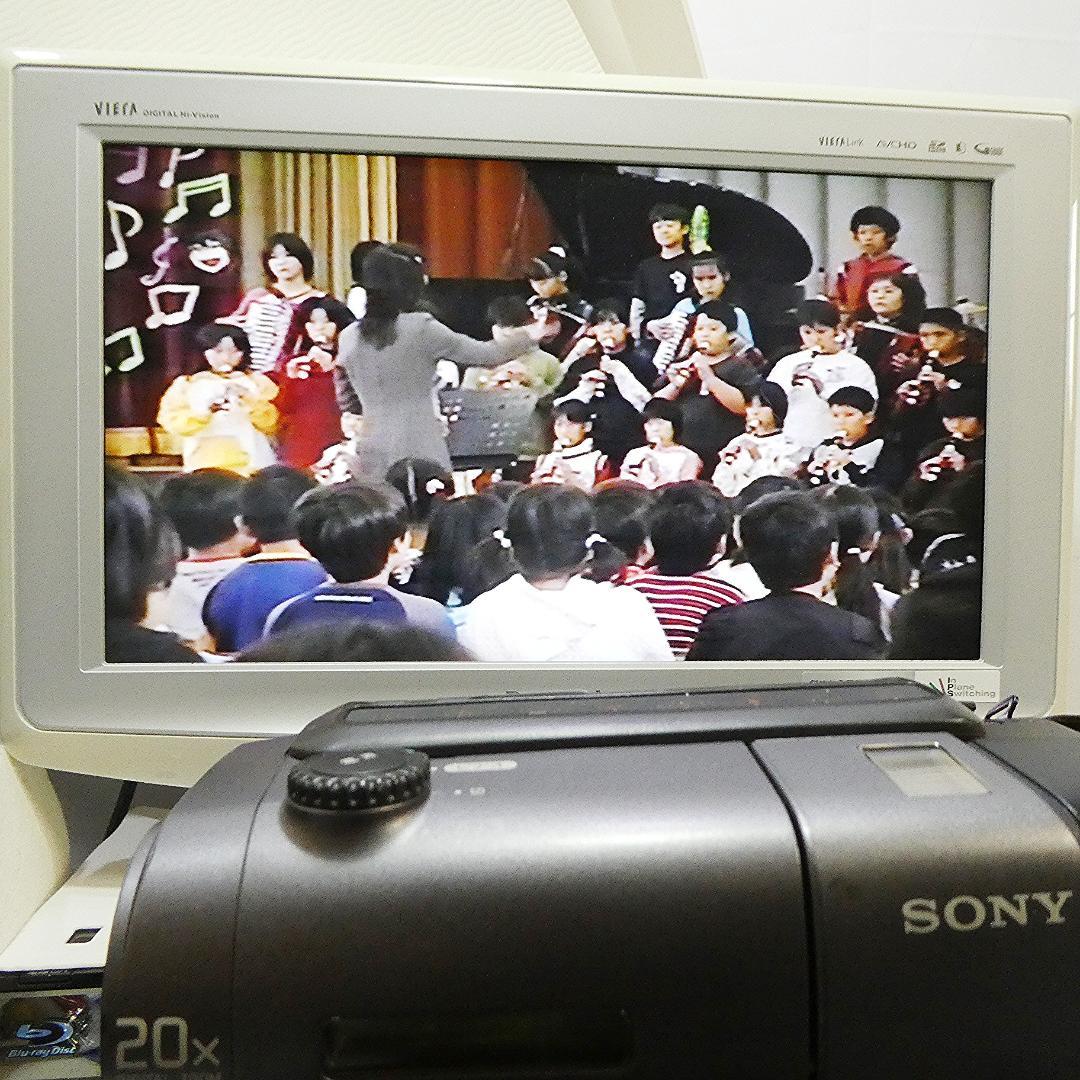 ソニーCCD-TR11【動作良好】VideoHi8 ビデオカメラ　ダビングに最適