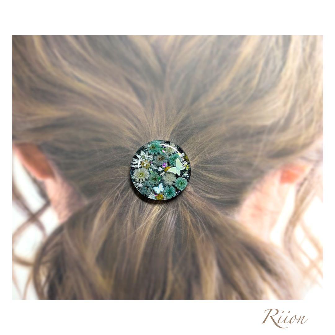 no.1212εïз。蝶々たちの春の訪れデザインレジンヘアゴムεïз。ミント