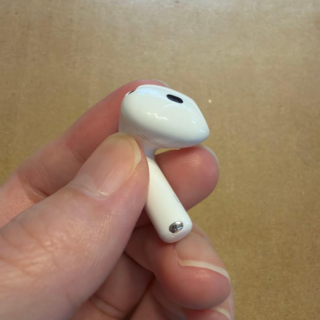 airpods4 アクティブノイズキャンセリング搭載　左耳