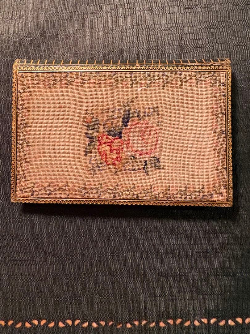 アンティーク、プチポワン（Petit Point）の手帳1820-1830頃製作