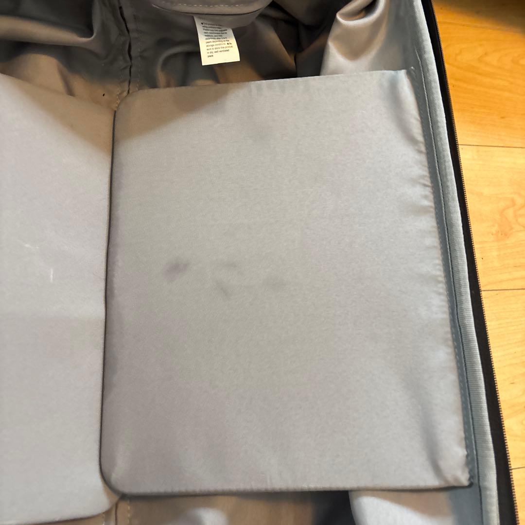 無印良品　半分の厚みで収納できるソフトキャリーケース　63Ｌ