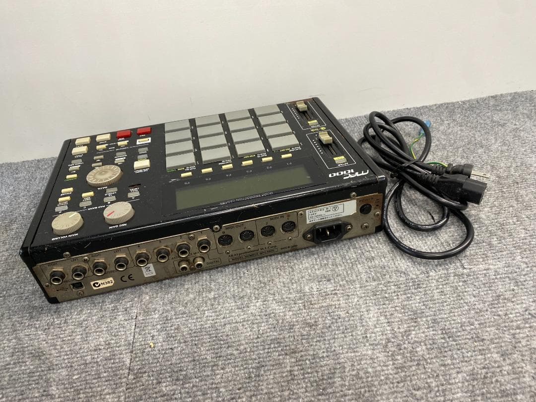 AKAI MPC1000 BK サンプラー