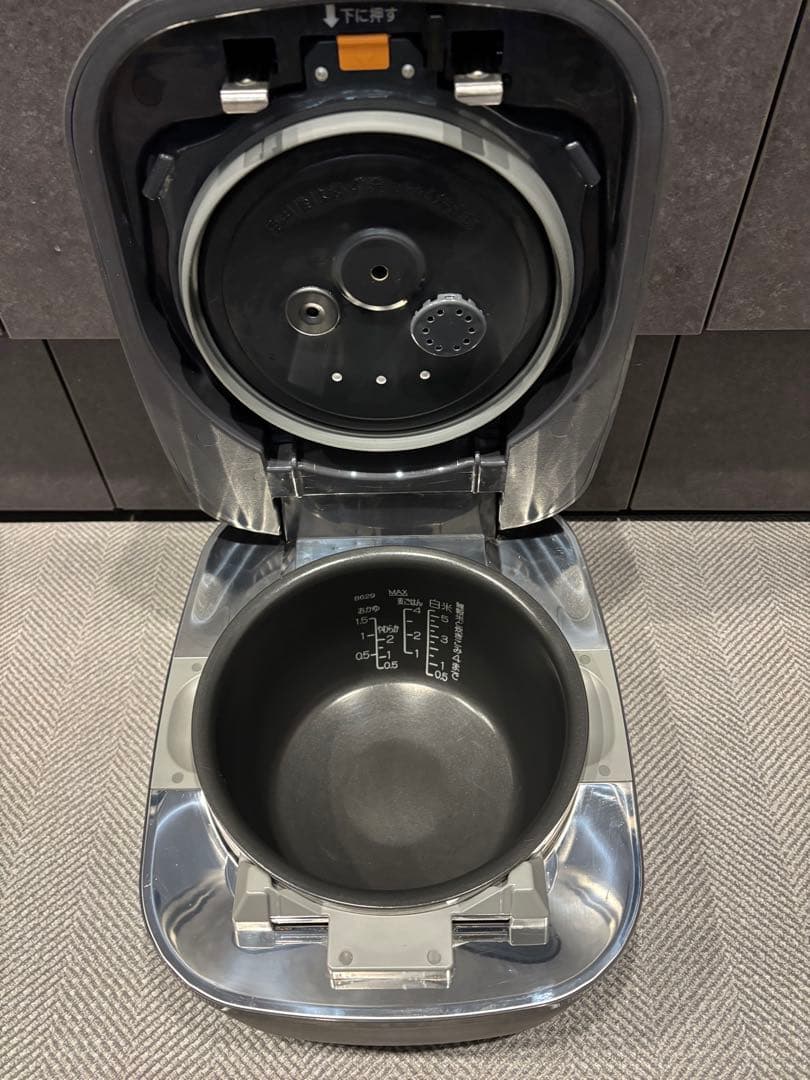 【美品】象印 炎舞炊き NW-FA10-BZ 1.0L 5.5合　最高級の炊飯器
