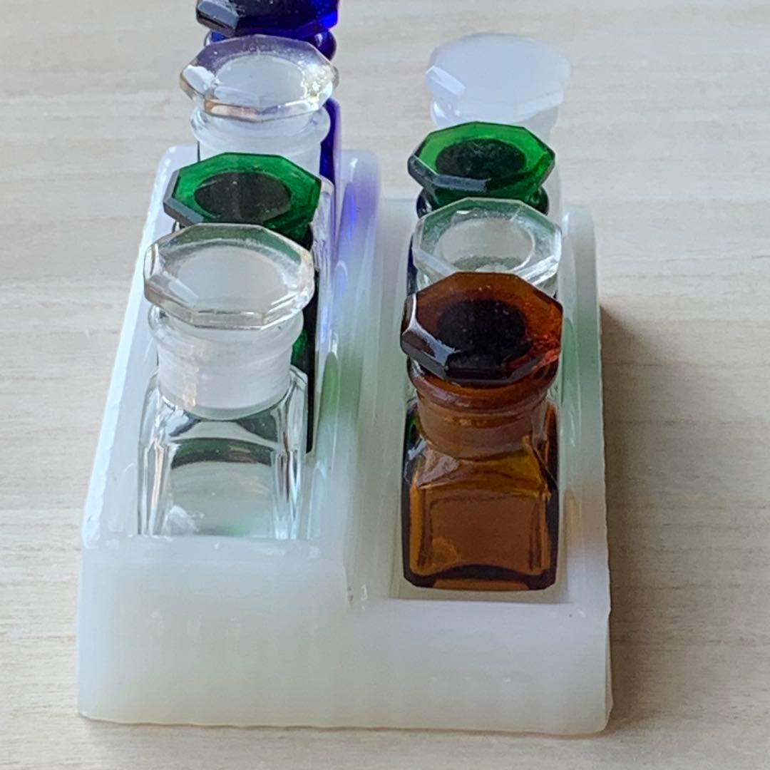 角薬瓶　薬瓶　薬瓶台　ガラス瓶　ガラス台