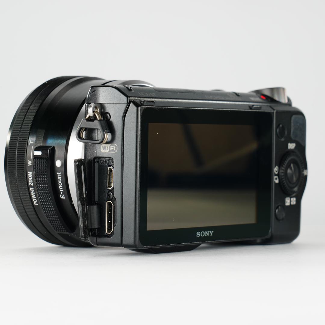 S2392回極美品✨軽量218g旅行最適 SONY NEX-5T ミラーレス