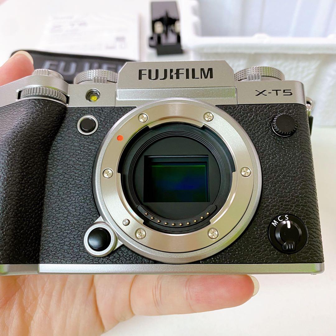 FUJIFILM X-T5 ミラーレス一眼 本体 20回