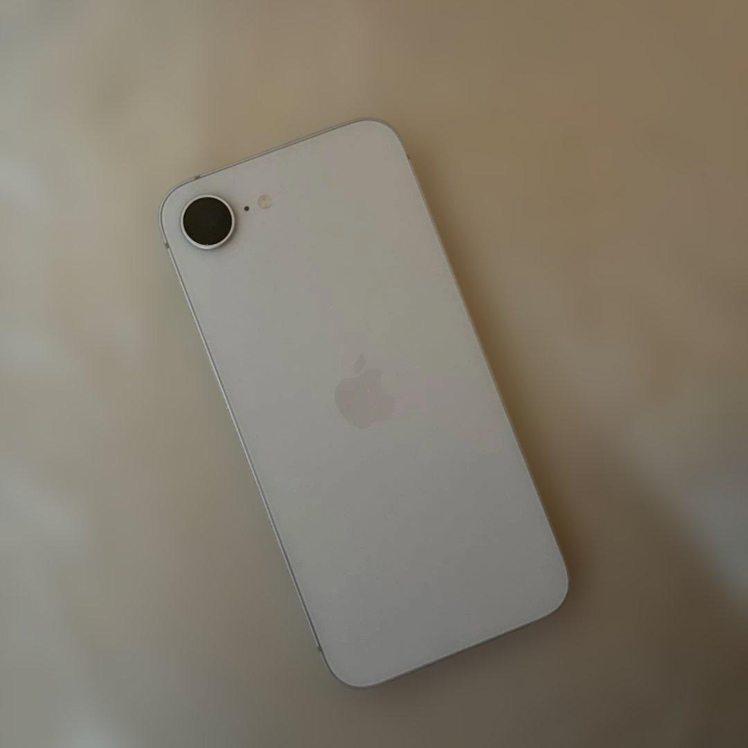 Apple iPhone 16E ホワイト 本体 充電ケーブル付き