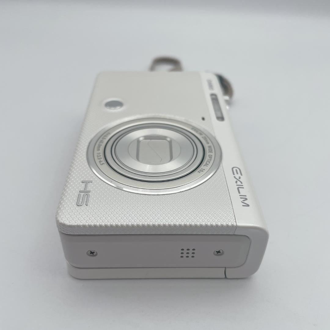 【極美品】CASIO EXILIM デジタルカメラ EX-ZR70 ホワイト
