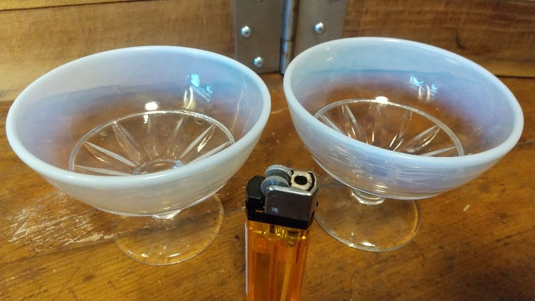 大正ガラス　レトロ可愛い　かき氷器　氷器乳白色　アンティーク