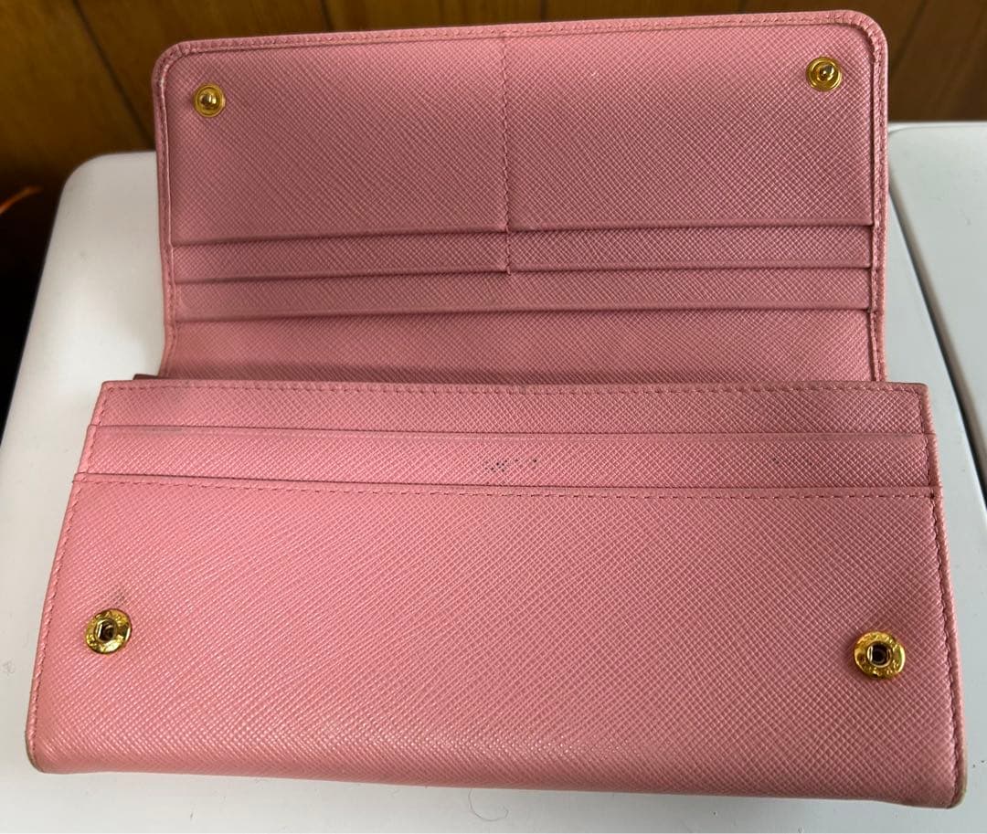 PRADA リボン付きピンク長財布　プラダ