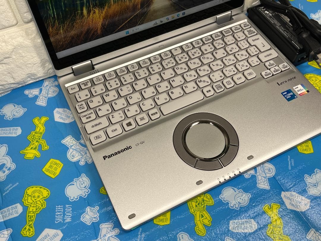 美品 パナソニック CF-QV1 16GB 2in1 軽量・頑丈 レッツノート
