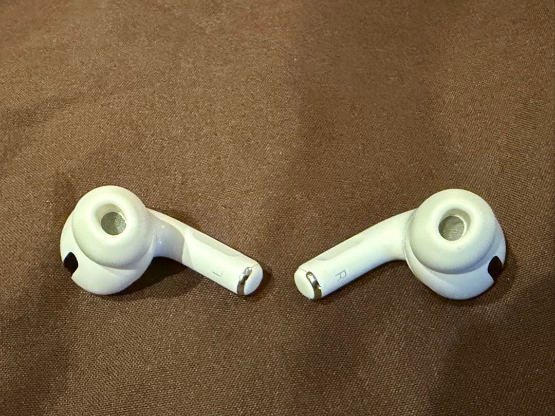 【完動品】AirPods Pro 第1世代 wireless充電対応