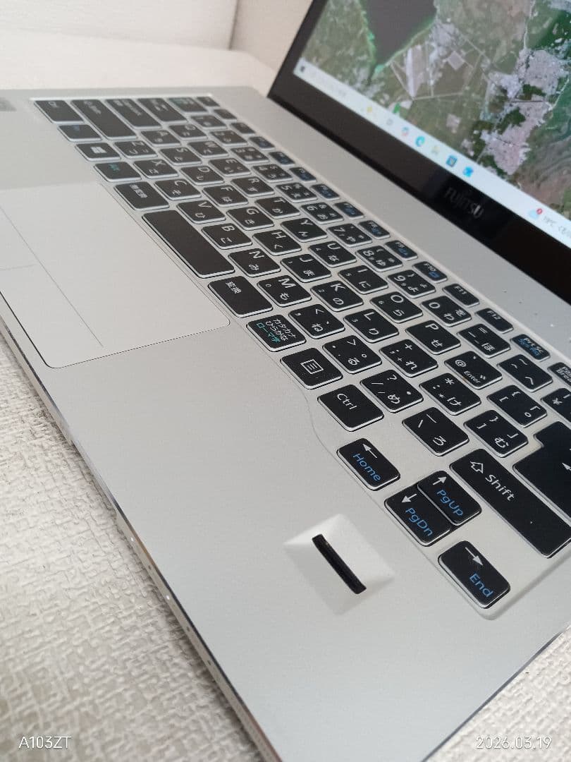 ︙LIFEBOOK SH90/M 天板スジ 16GB ストレージ無