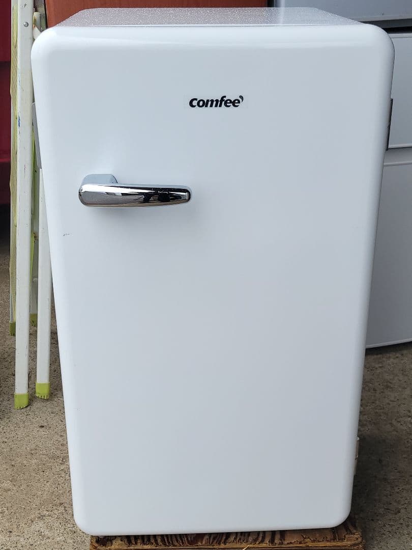 レトロ風 Comfee ノンフロン冷蔵庫 RCD93WHS 93L 2024年製