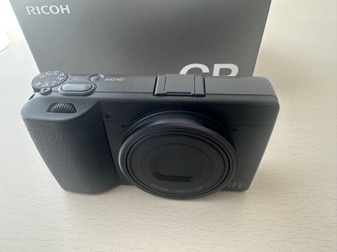 RICOH GR IV HDF コンパクトデジタルカメラ