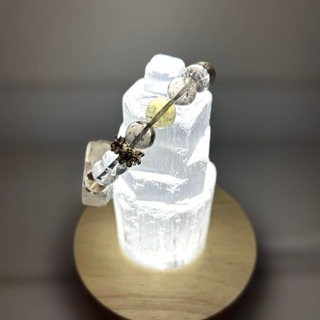 【新品、未使用】パワーストーン　水晶桜彫り
