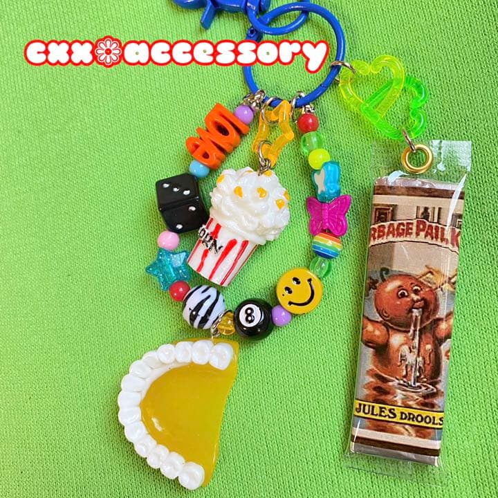 【k-2】入れ歯キーホルダー❁ニコちゃん 8ボール サイコロ お菓子 派手 原宿