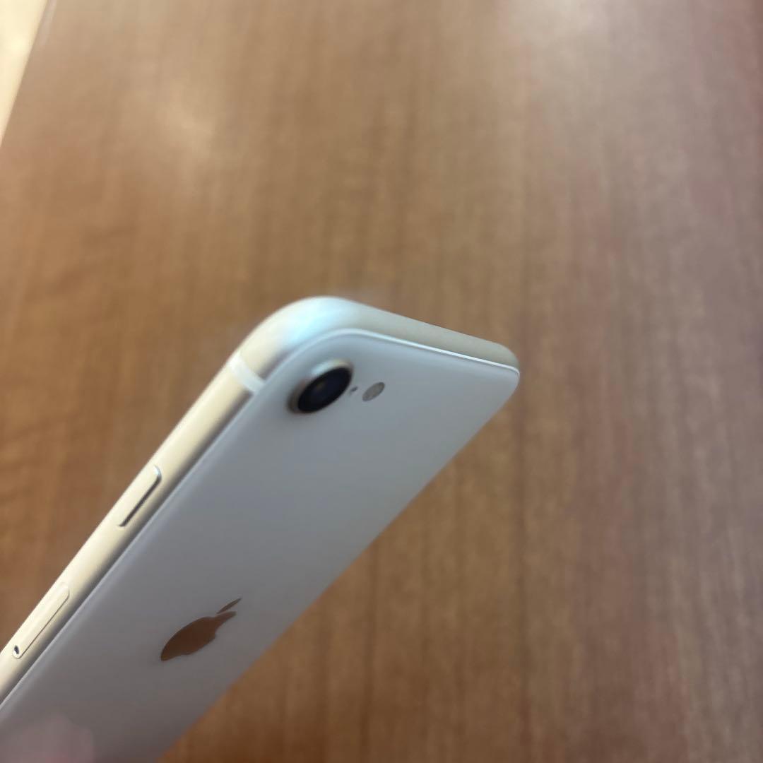 iPhonese 第2世代 64G 白SIMフリー　バッテリー76%