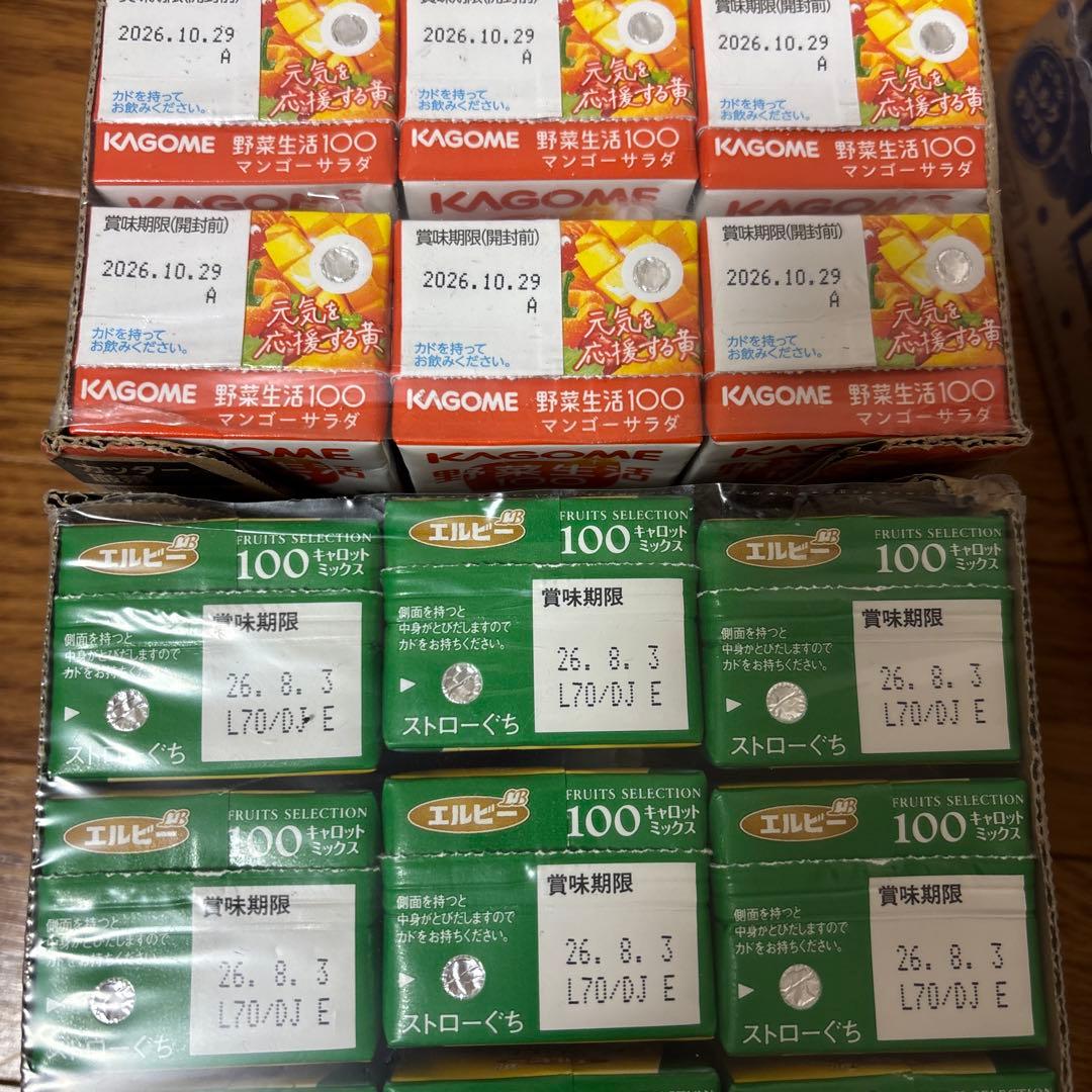 スタバ、アサイーボウル飲むみかん、旬滴信州りんご、オロナミンC、野菜生活100