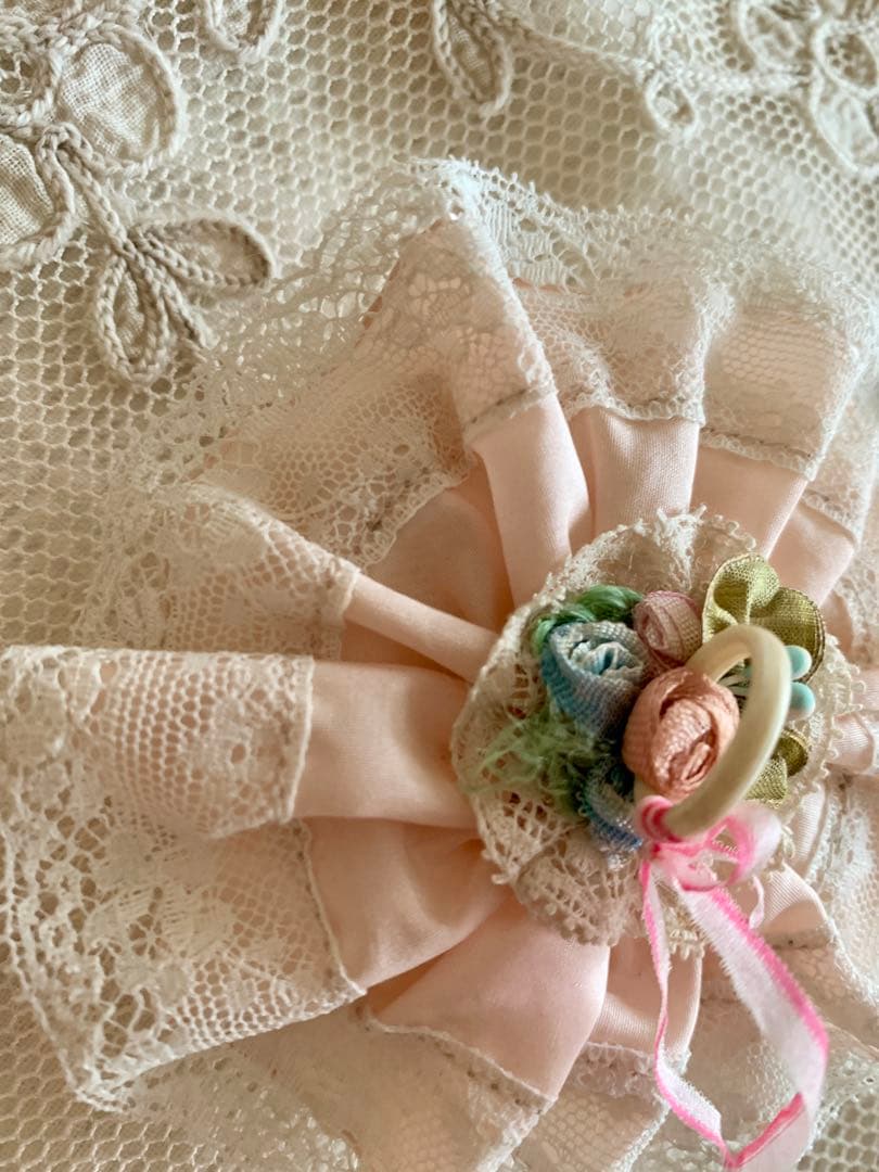 フランスアンティーク手刺繍ドイリーandロココリボンモチーフ装飾パフ・ケース