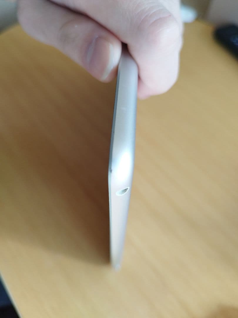 iPad 第9世代 64GB 美品 箱・充電器あり キーボード・ケース付き