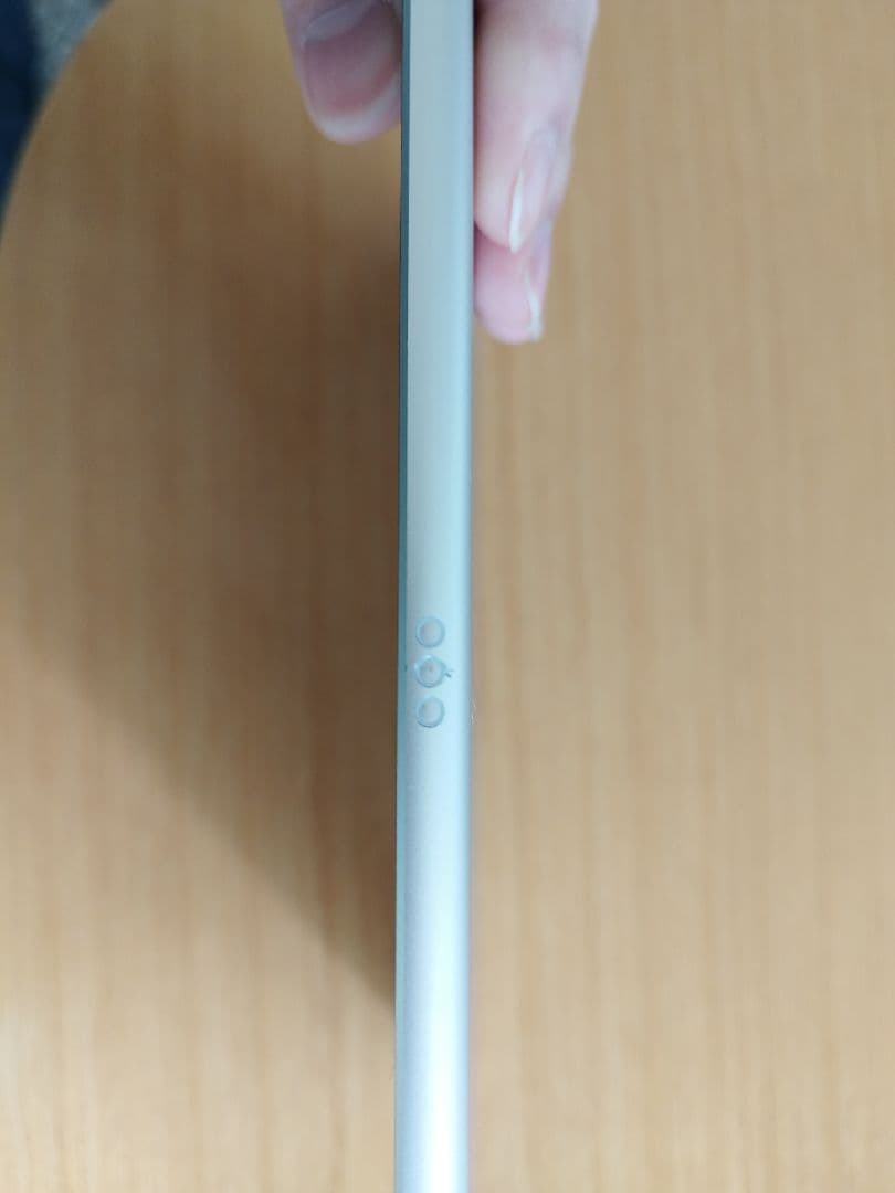 iPad 第9世代 64GB 美品 箱・充電器あり キーボード・ケース付き