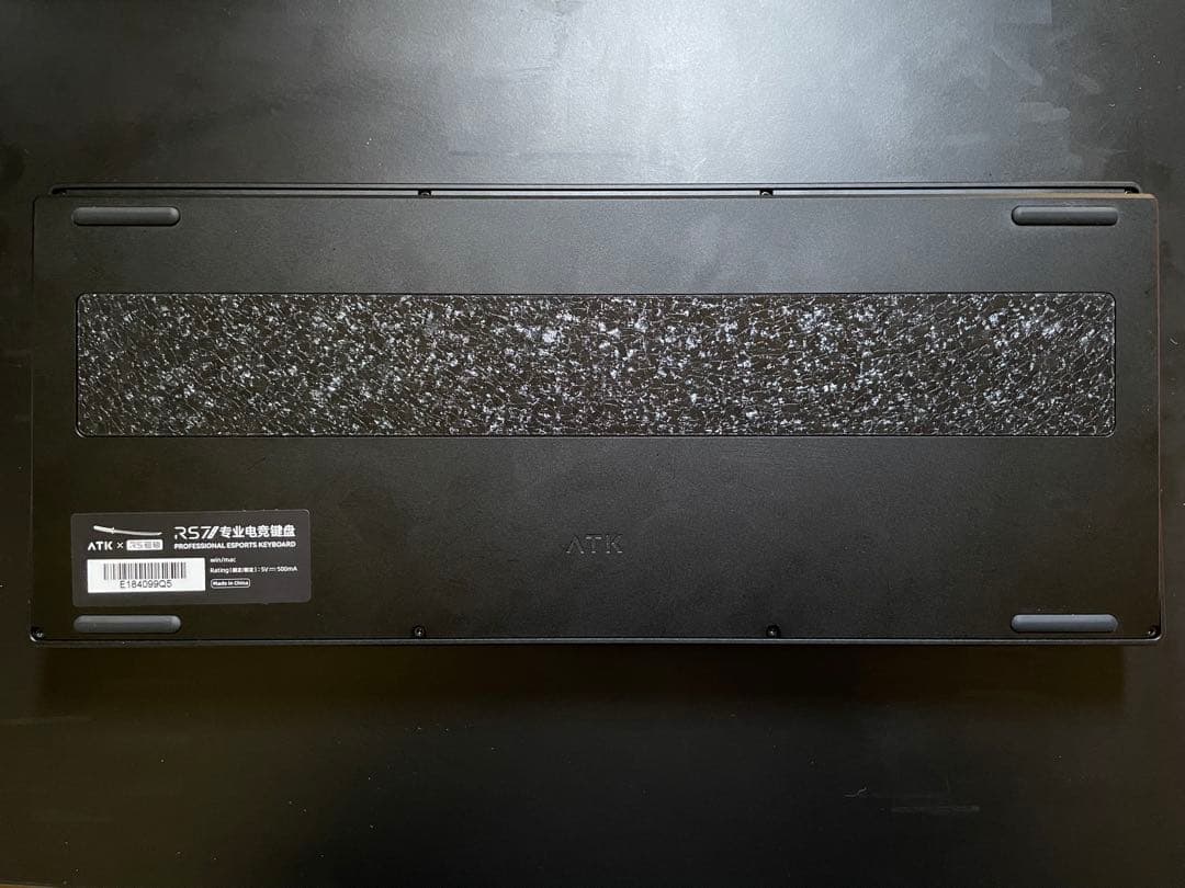 ATK RS7 PRO RGBキーボード本体