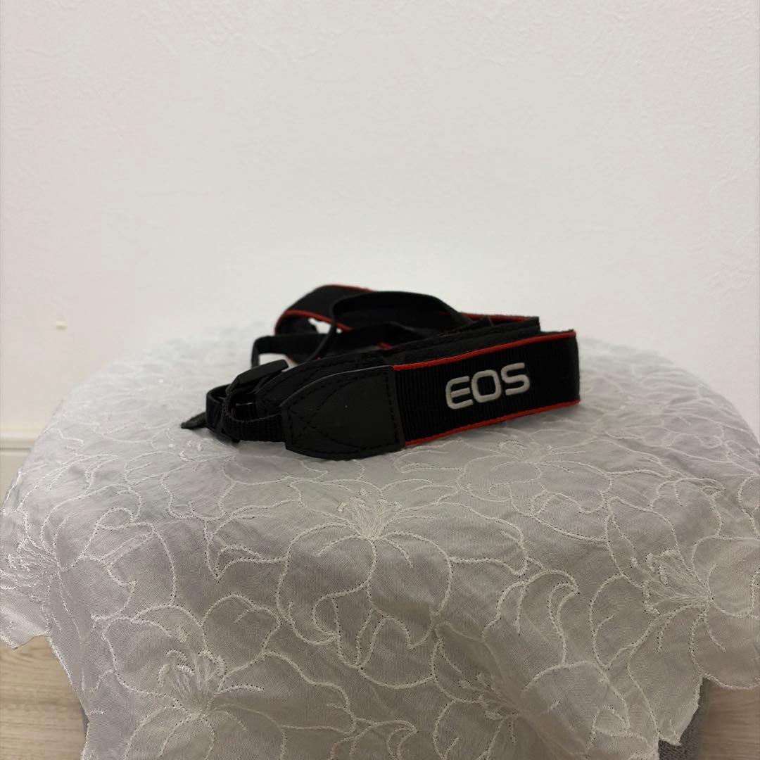Canon EOS Kiss X8i 一眼レフカメラ レンズなし