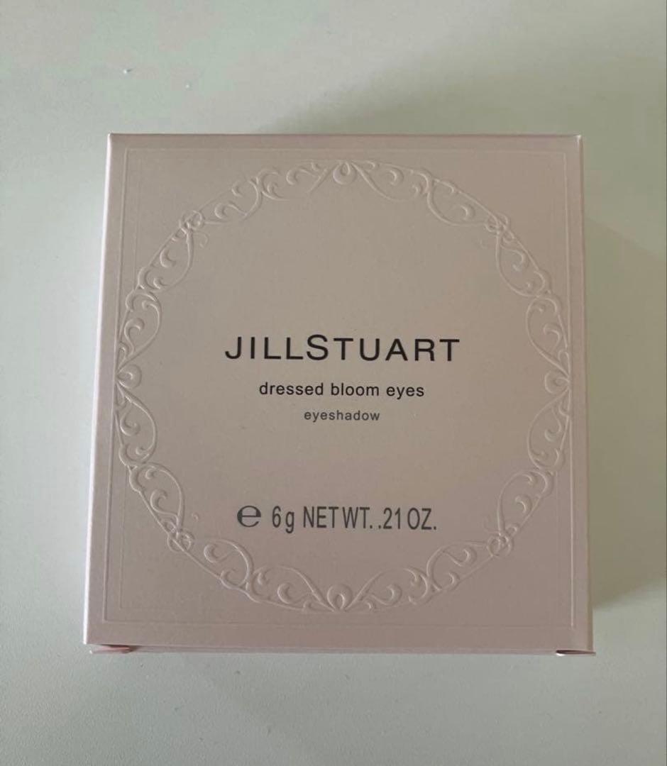 新品⭐︎ ジルスチュアート ドレスドブルームアイズ 03