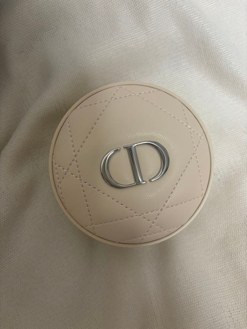 新品未使用　Dior スキン　フォーエバークッションパウダー　ラベンダー