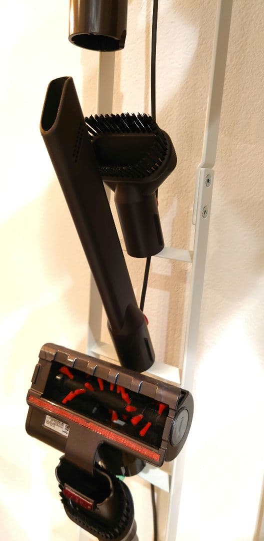 Dyson SV10K コードレス掃除機　USED 美品