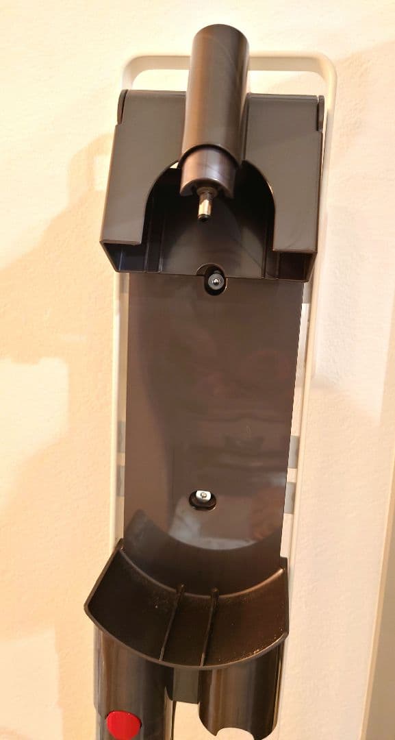 Dyson SV10K コードレス掃除機　USED 美品