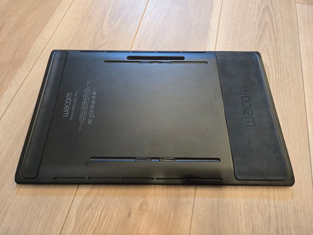 Wacom MobileStudio Pro DTH-W1320 本体