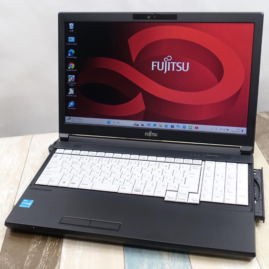 美品で６コアＣＰＵの２０２３年製✨第１２世代コアｉ３に超高速ＳＳＤ＆大容量メモリ