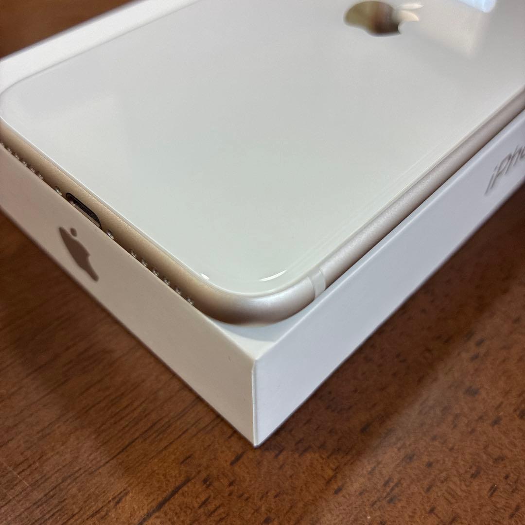 iPhone SE 第３世代 128GB スターライト バッテリー96%