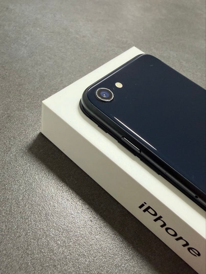 iPhone SE3 64GB ミッドナイトSIMフリー バッテリー95% 箱付