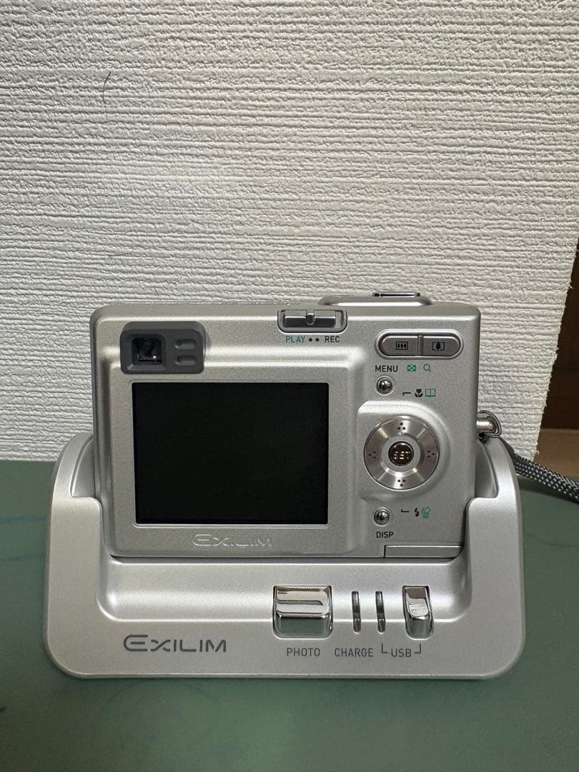 CASIO EXILIM シルバー デジタルカメラ